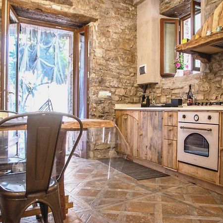Il Nido Di Matilde _Monolocale Design Sul Fiume_ Apartment Rossena Екстериор снимка
