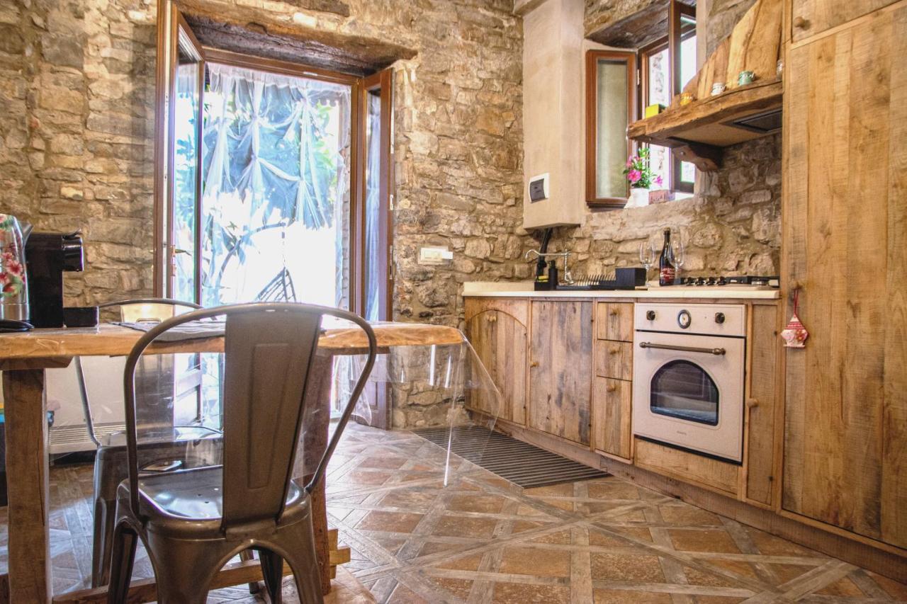 Il Nido Di Matilde _Monolocale Design Sul Fiume_ Apartment Rossena Екстериор снимка