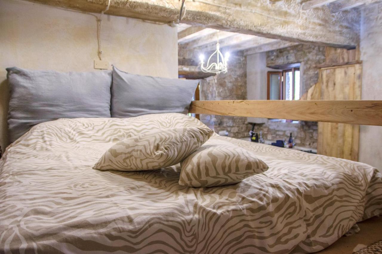 Il Nido Di Matilde _Monolocale Design Sul Fiume_ Apartment Rossena Екстериор снимка